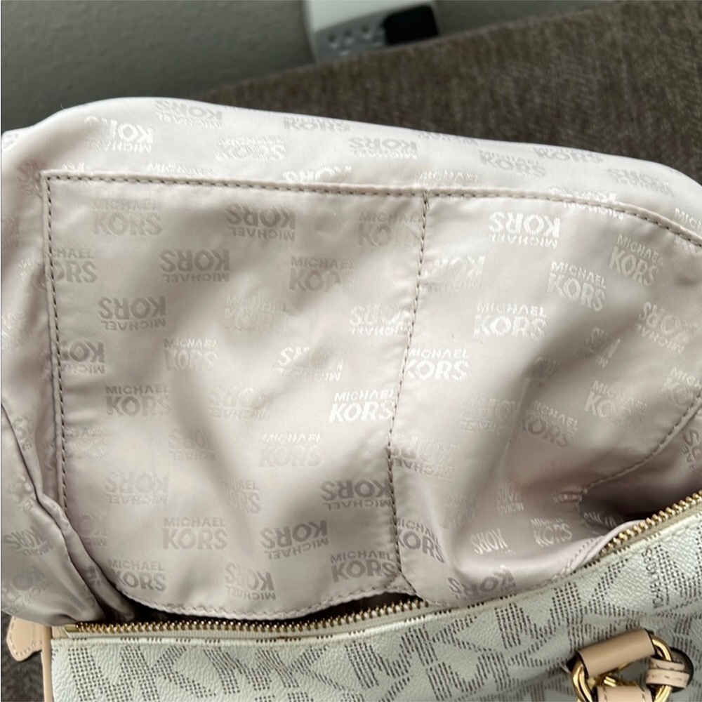 💛Michael Kors Signature “Grayson” NWOT - Picture 16 of 16